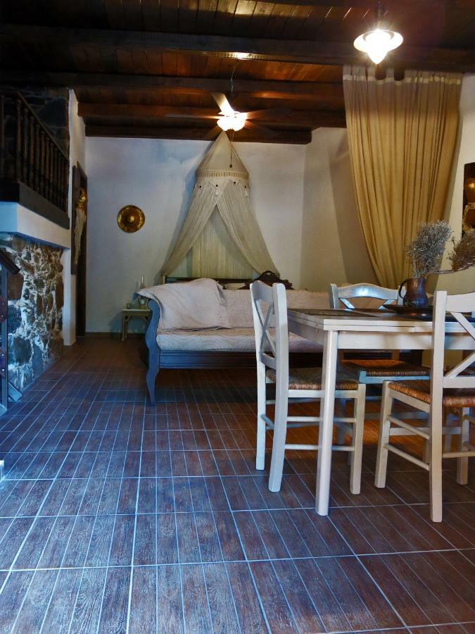 "Pefkopetro" Traditional House Keramoti  Ngoại thất bức ảnh